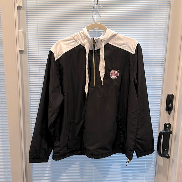 UMASS windbreaker, cute! Size large. - Picture 1 of 4